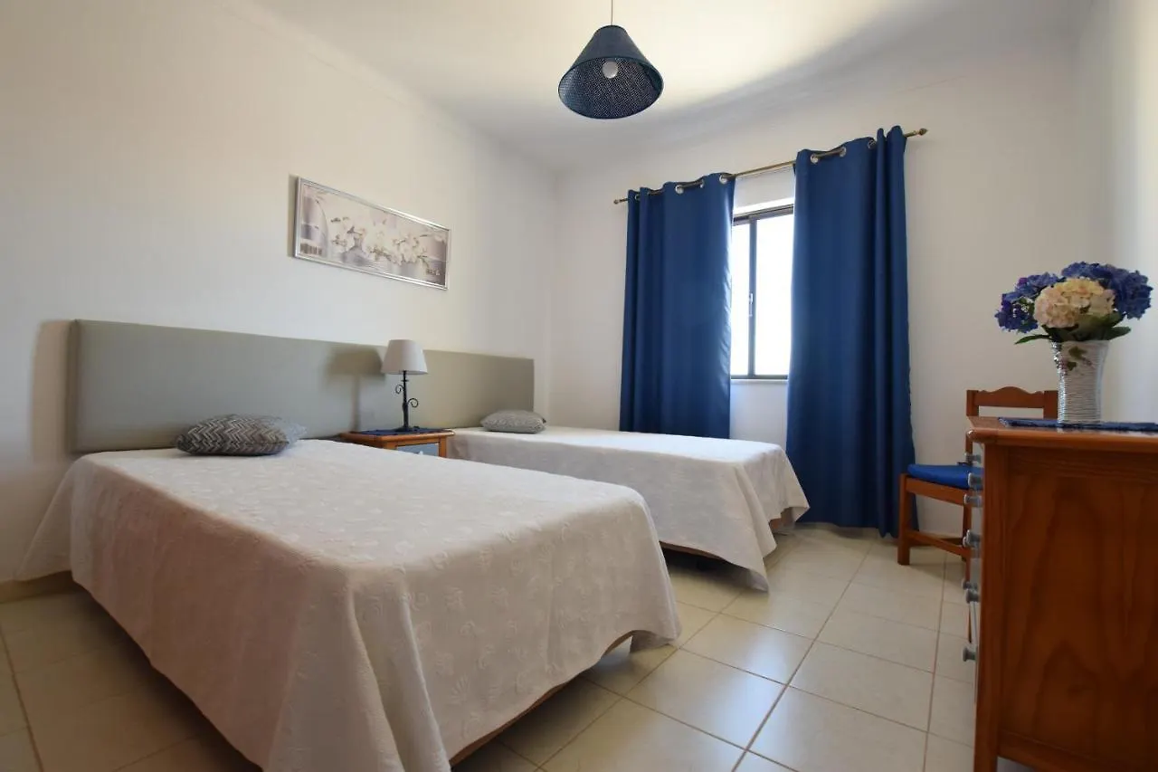 Apartamentos Carruna Αλμπουφέιρα 2*,