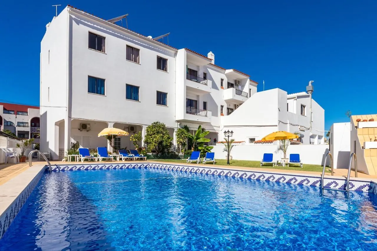 Apartamentos Carruna Αλμπουφέιρα 2*,
