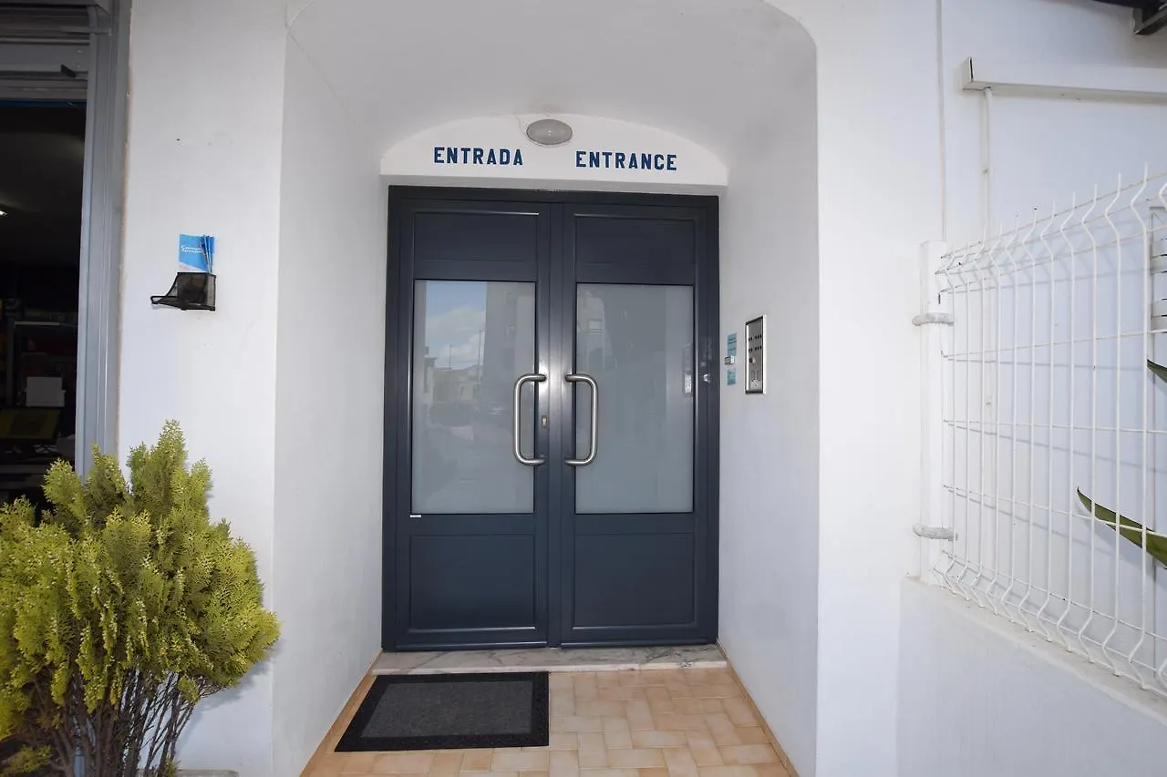 Ξενοδοχείο με διαμερίσματα Apartamentos Carruna Αλμπουφέιρα