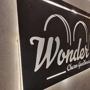  Pensión Wonder Charm